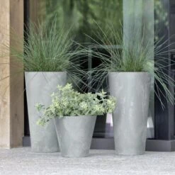 WellHome Pack 2 Maceteros Minimalistas Tubus SlimCemento - 28,6x15x15 Cm 9 WellHome Pack 2 Maceteros Minimalistas Tubus SlimCemento - 28,6x15x15 Cm -Jardinería Equipos Tienda 57eb92110c2c44e7