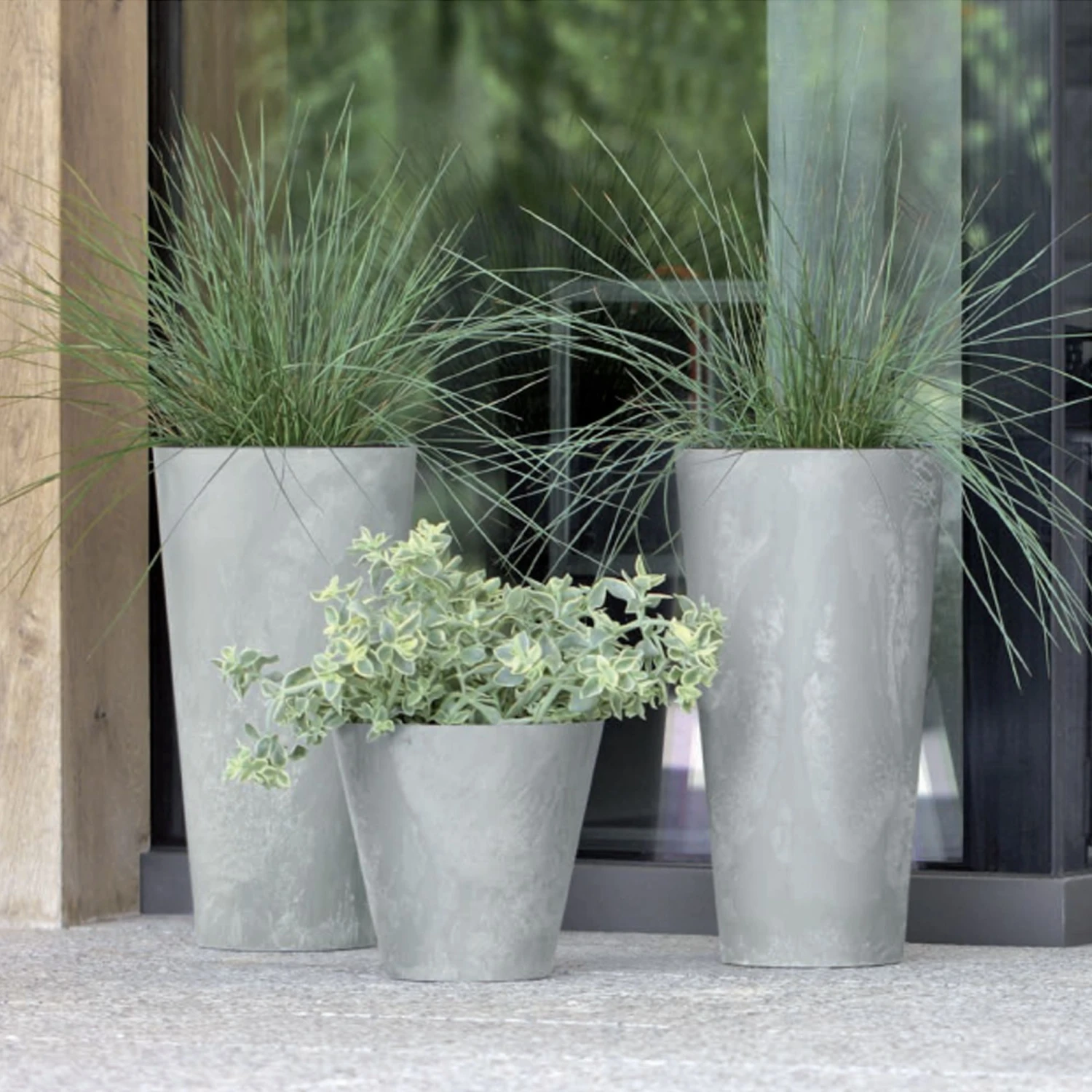 WellHome Pack 2 Maceteros Minimalistas Tubus SlimCemento - 28,6x15x15 Cm 5 WellHome Pack 2 Maceteros Minimalistas Tubus SlimCemento - 28,6x15x15 Cm - Imagen 5