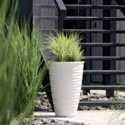 Prosperplast Maceta FREZE 28L., Con Depósito, 383x383x419, Color Blanco -Jardinería Equipos Tienda 6385316e76fe27.67014125